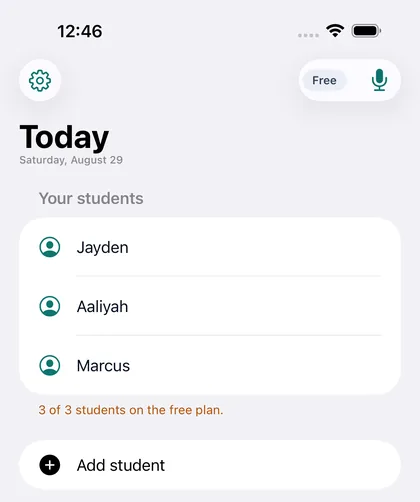 The roster screen listing three students with the free-plan limit shown beneath them.